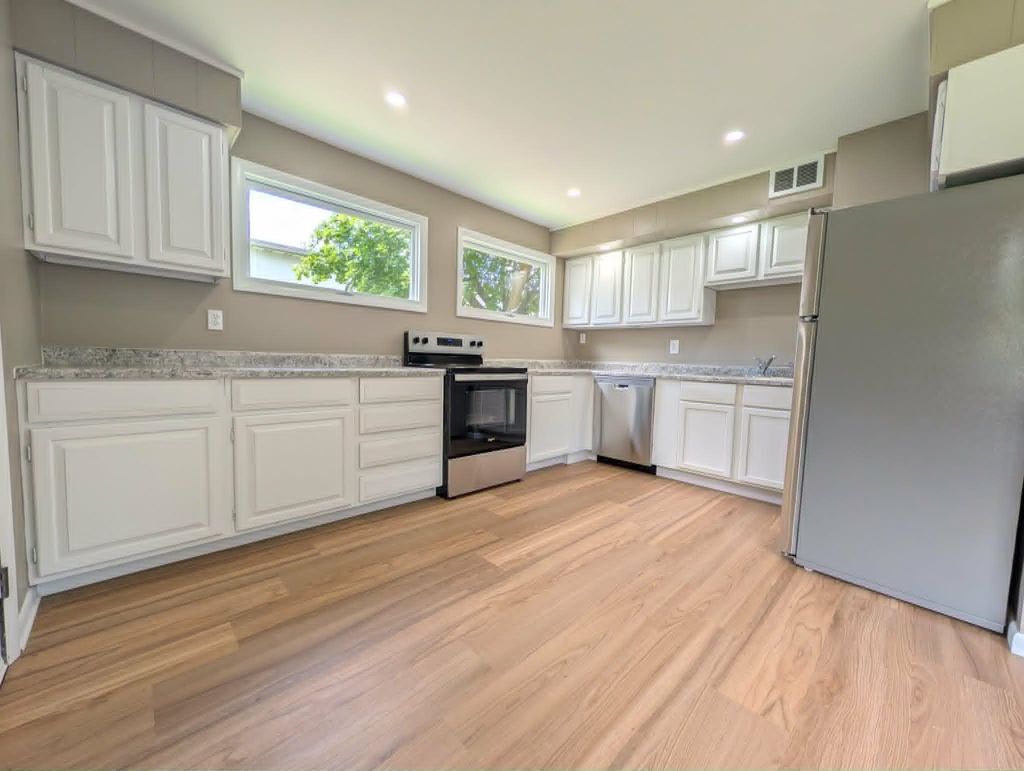 1232 E Superior, Alma city
