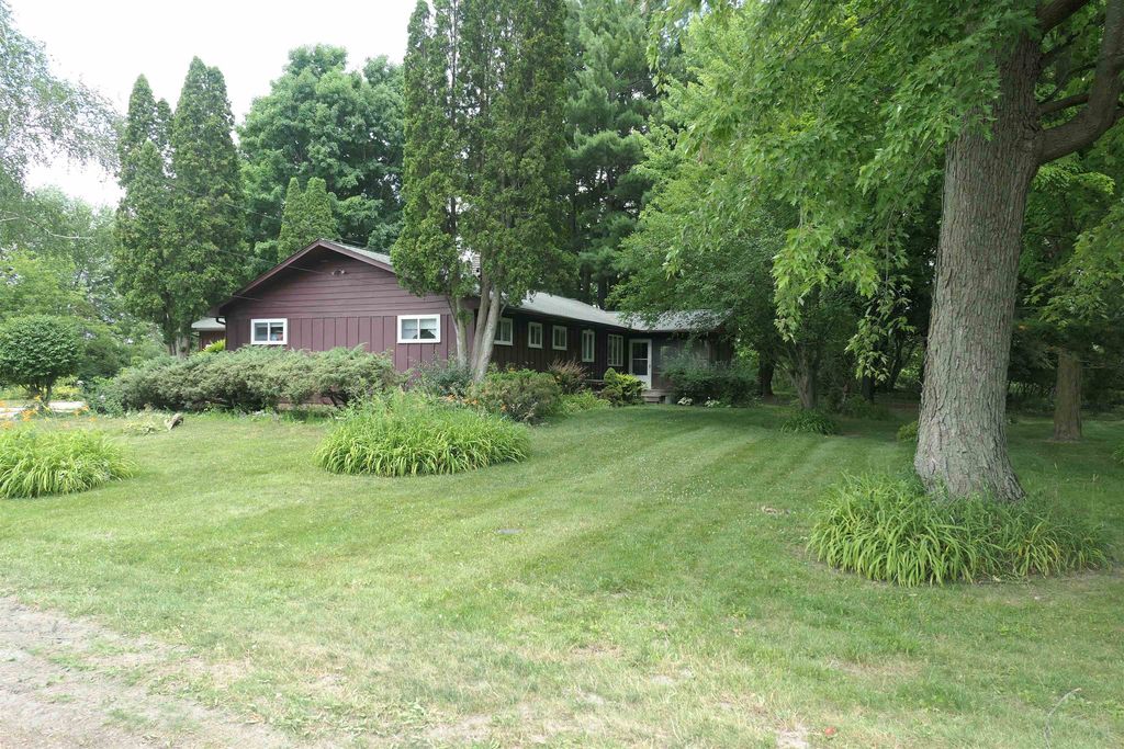 3265 N Concourse, Union charter township