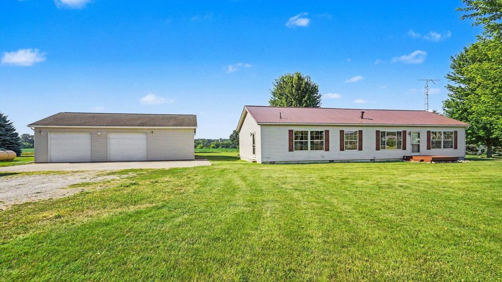 3895 W Broomfield, Deerfield township