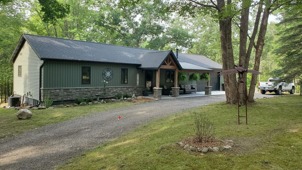 5005 White Birch, Lincoln township