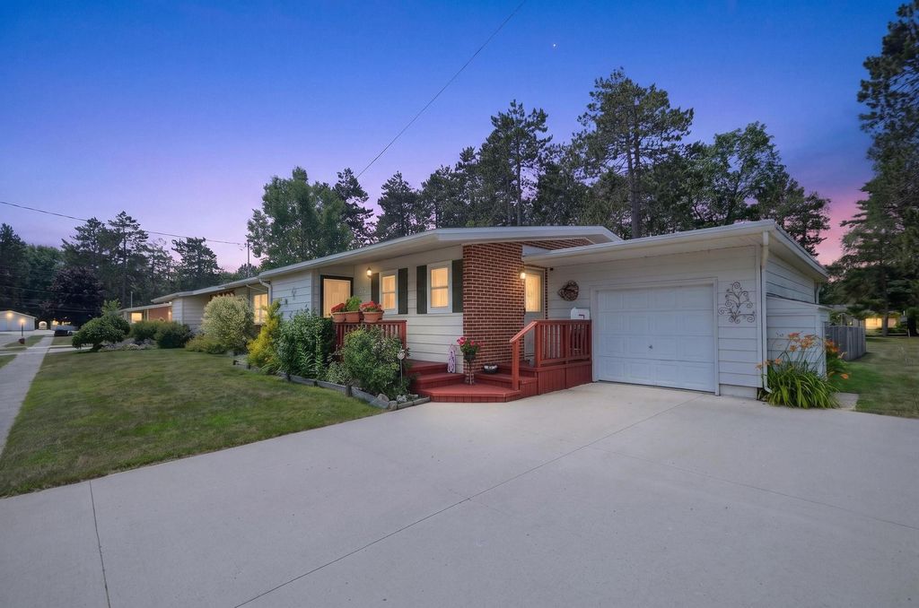 8715 Pennsylvania Ave, Oscoda charter township