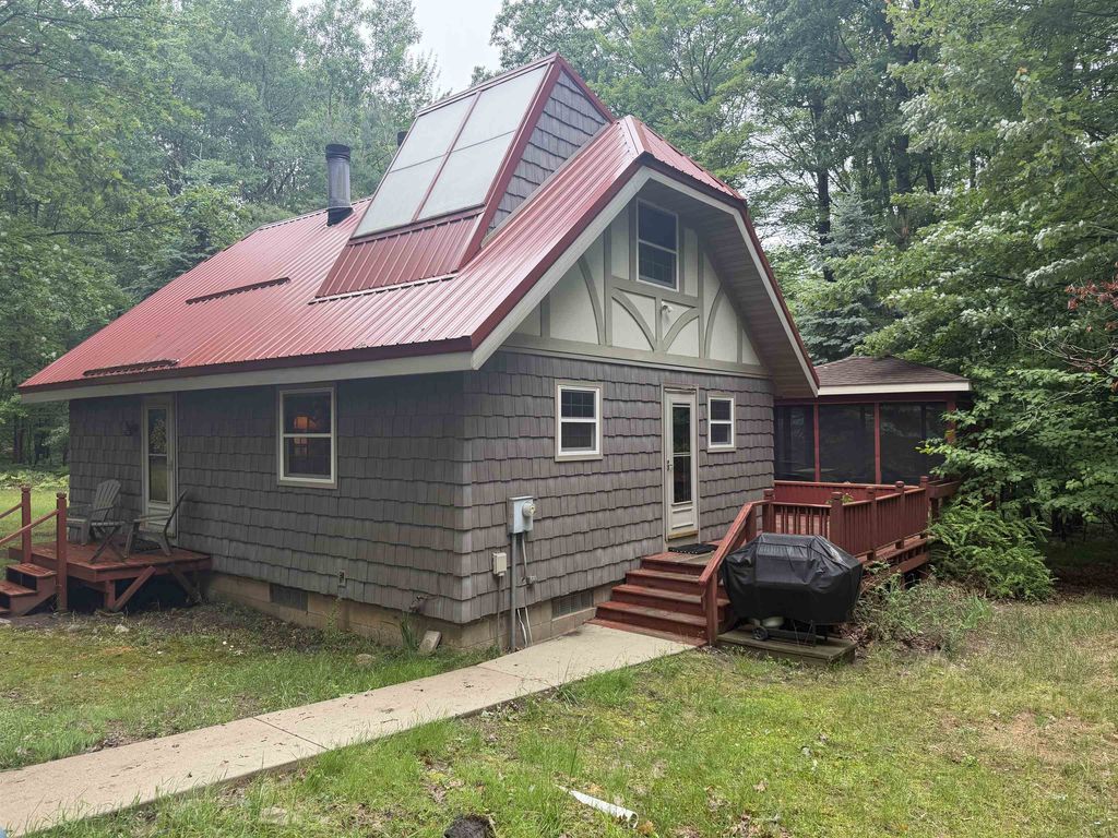 2392 Fern, Lincoln township