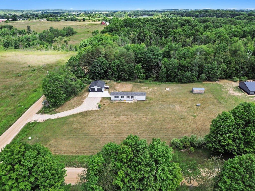 8985 S Fordyce, Fremont township