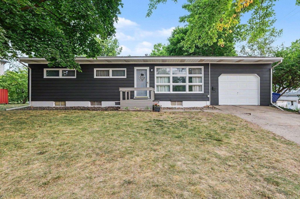 422 W Center, Alma