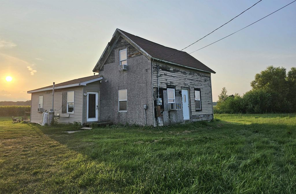 11465 N Begole, Pine River township