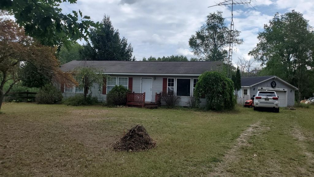 13322 Fifth, Middle Branch township