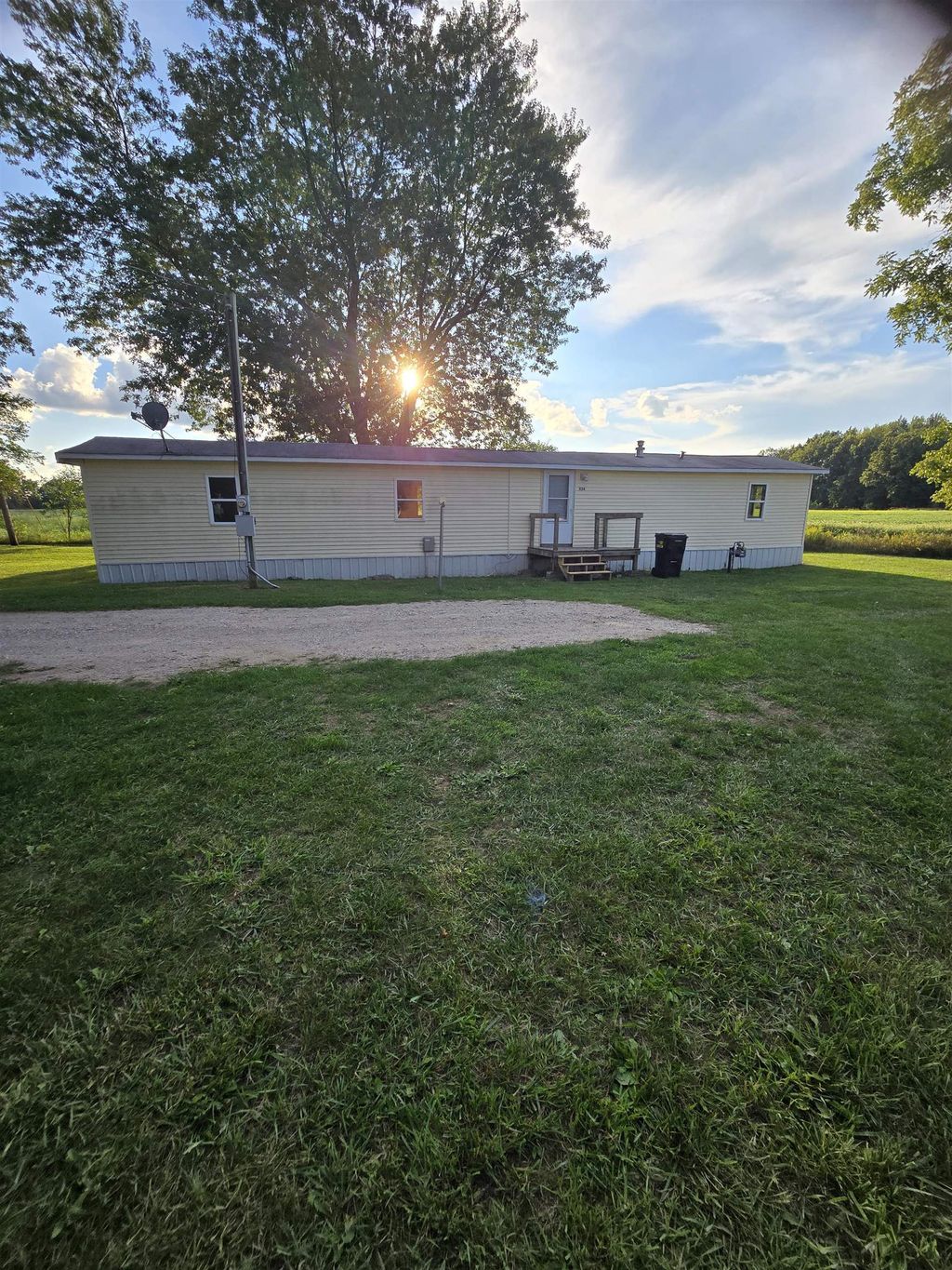 326 W Burton, Fulton township