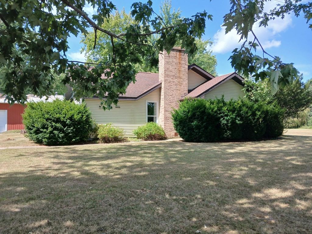 4589 Geneva, Warren township