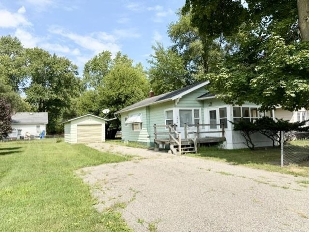 1315 Plum, Alma city