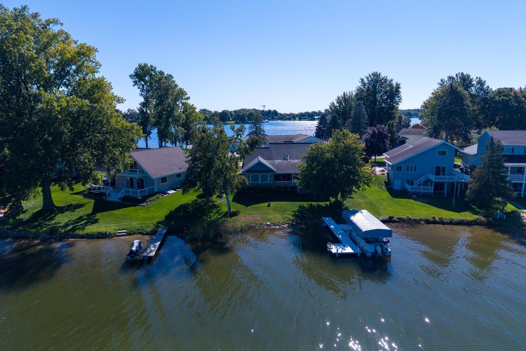 1067 Crown Point Dr, Lake Isabella