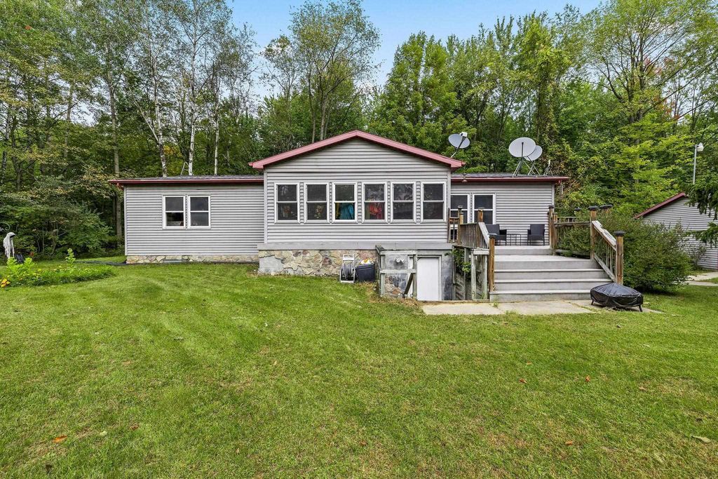 4812 Se County Line, Shepherd