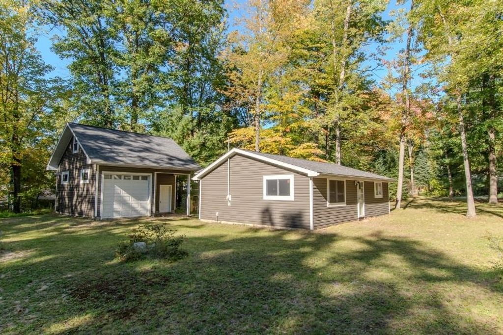 5362 Hillcrest, Gladwin