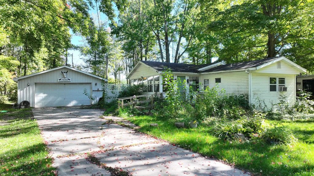 7659 Windoga Lake, Weidman
