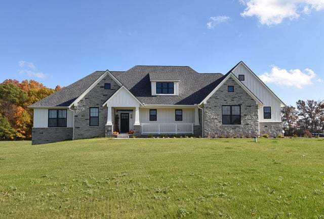 8200 Pine Ridge Court, Salem township