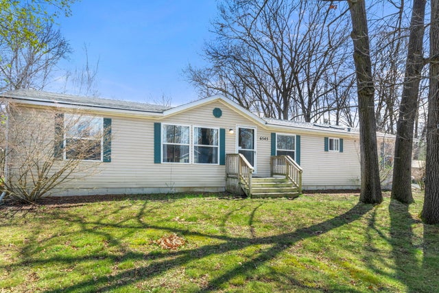 6545 Hiller Avenue, Hamburg township