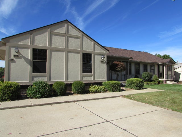 9920 Cambridge Court, Green Oak township