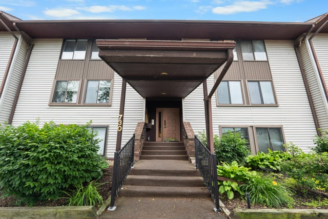 730 Cliffs Drive Unit: 304 A, Ypsilanti charter township