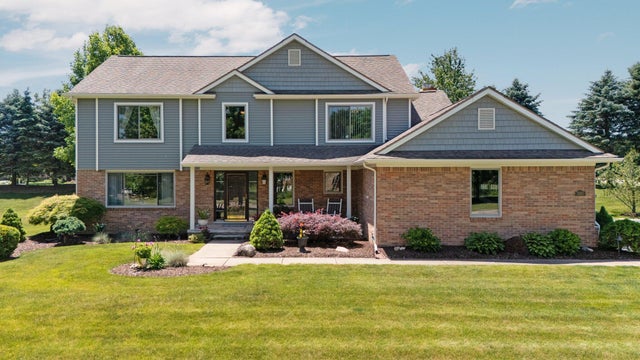 7662 Hidden Ponds Boulevard, Genoa township
