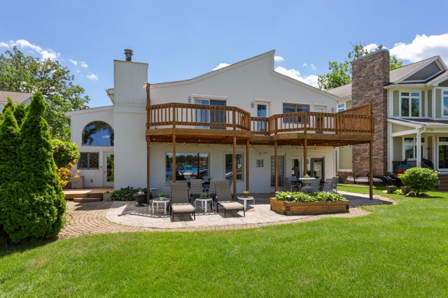 2323 Solano Drive, Wolverine Lake village