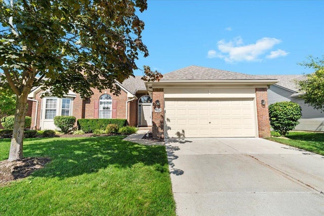 462 Woodhaven Drive, Commerce charter township