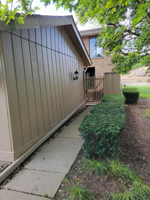 7411 Pebble Point, West Bloomfield charter township