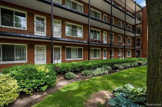 2915 W 13 Mile Road Unit: 209, Royal Oak city