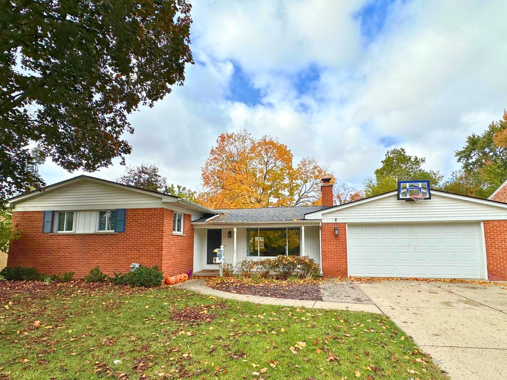 16365 Farmington Road, Livonia city