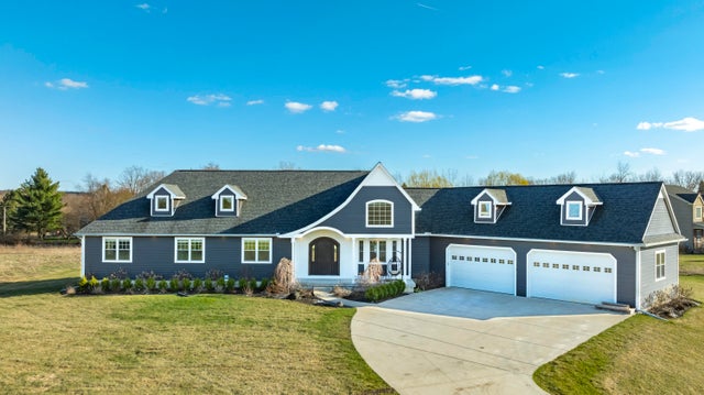 10914 Doves Point, Brighton township