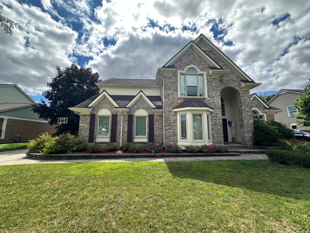 45801 Henley Drive, Canton charter township