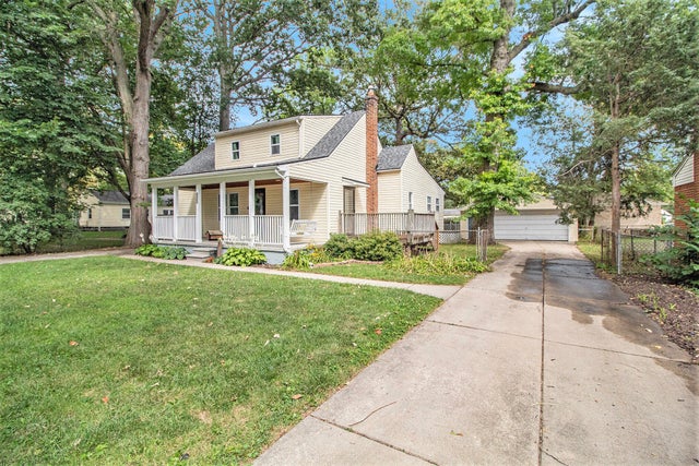 1240 Farmington Road, Garden City city