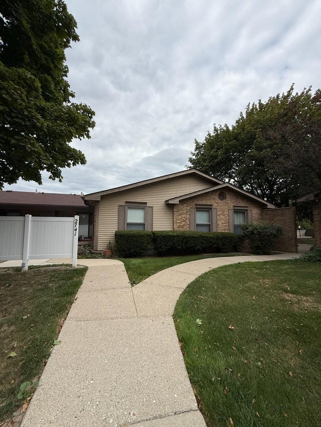 2741 Roundtree Drive, Troy city