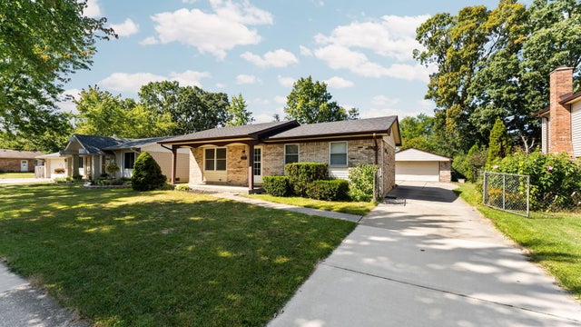 1625 Longfellow Drive, Canton charter township