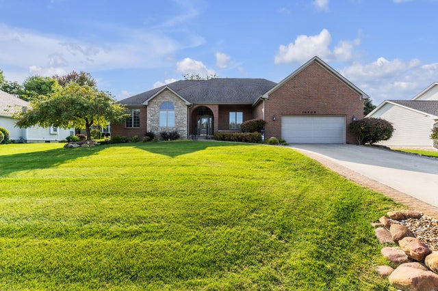16208 Pine Lake Forest Drive, Fenton charter township