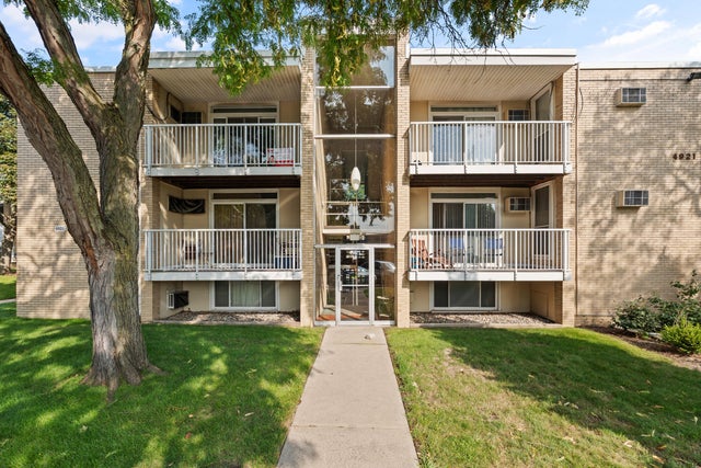4921 Crooks Road Unit: M-10, Royal Oak city