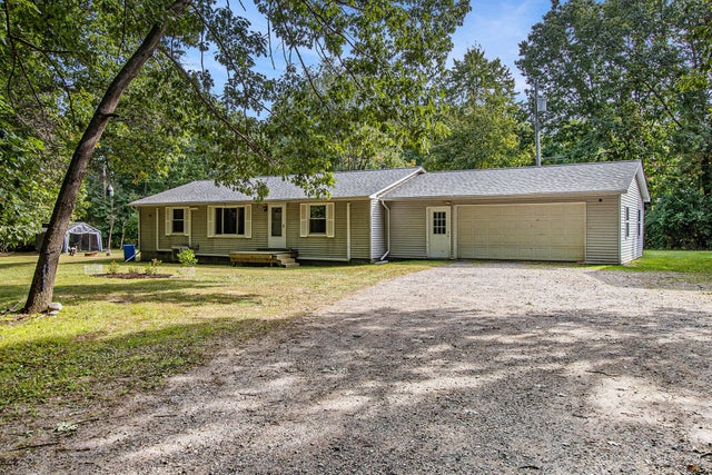 8118 Fair Oak Drive, Green Oak township