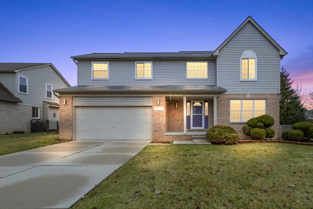 53111 Pine Creek Drive, Chesterfield township