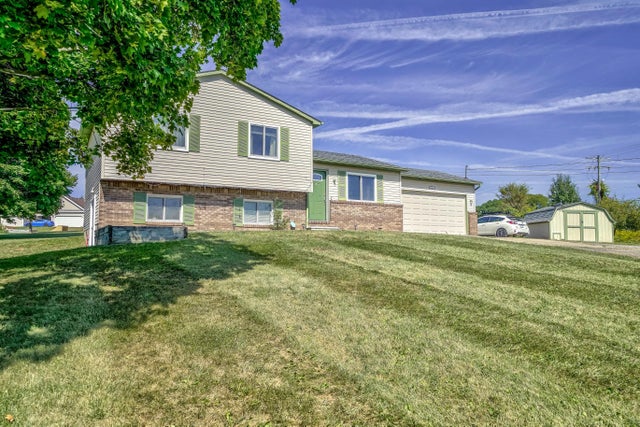 535 N Hacker Road, Oceola township