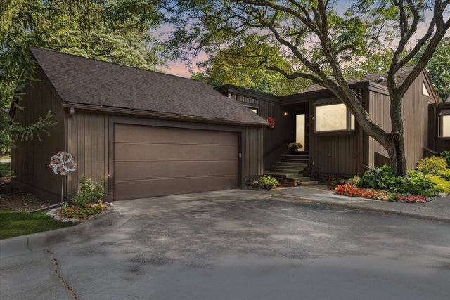 4 Eastbury Court, Ann Arbor city