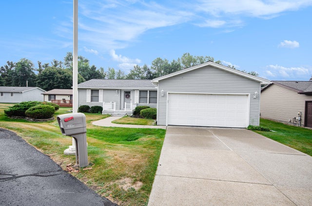 38489 Sycamore Court, Westland city