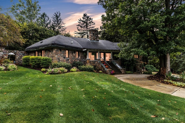 10320 Harpers Ferry Court, Green Oak township
