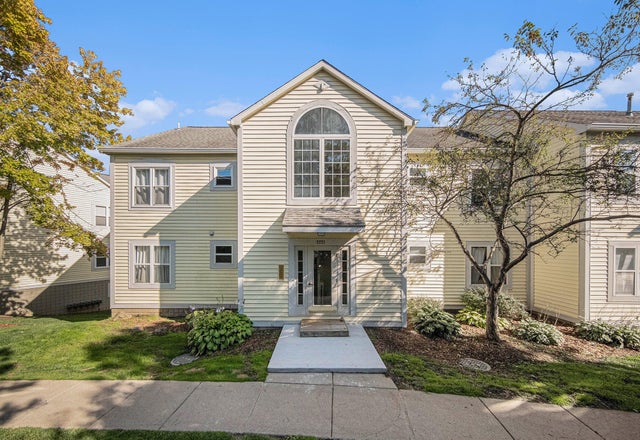 2221 S Huron Parkway Unit: 3, Ann Arbor city