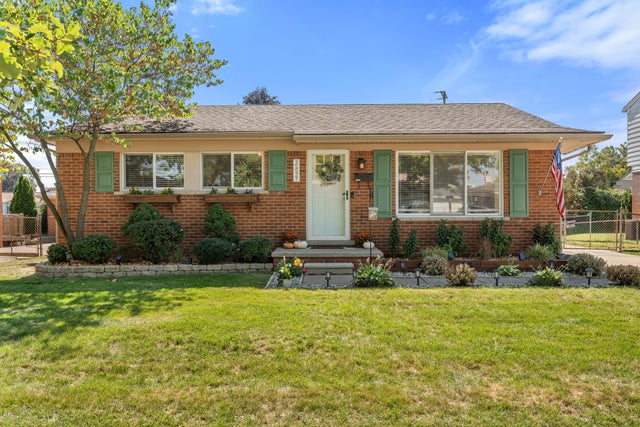 35527 Elmira Street, Livonia city