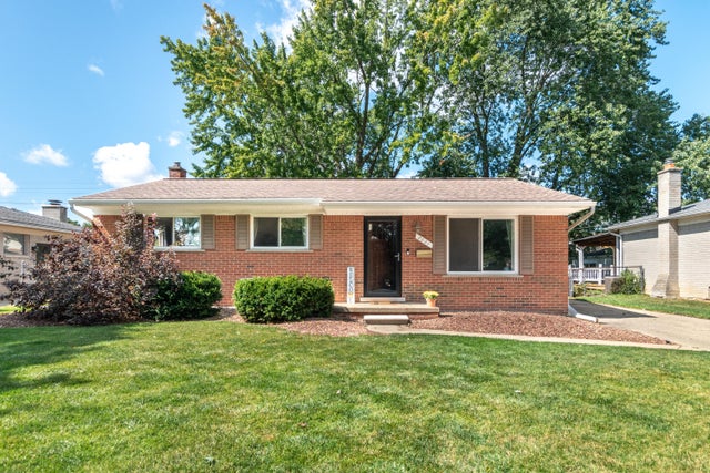 2021 Castleton Drive, Troy city