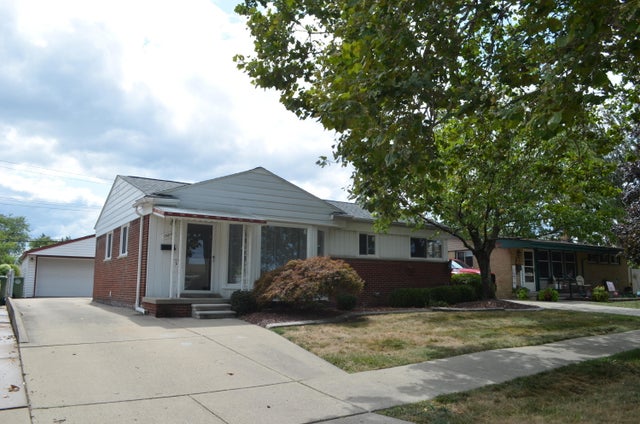13815 Spruce St Street, Southgate city