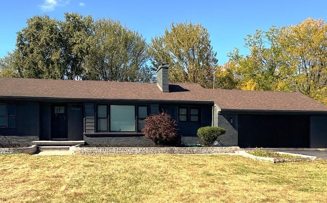 5681 Houghten Drive, Troy city