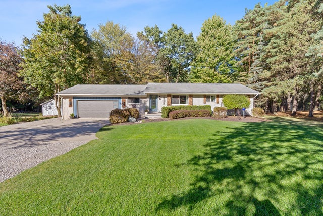 11151 Jonathan Lane, Bruce township
