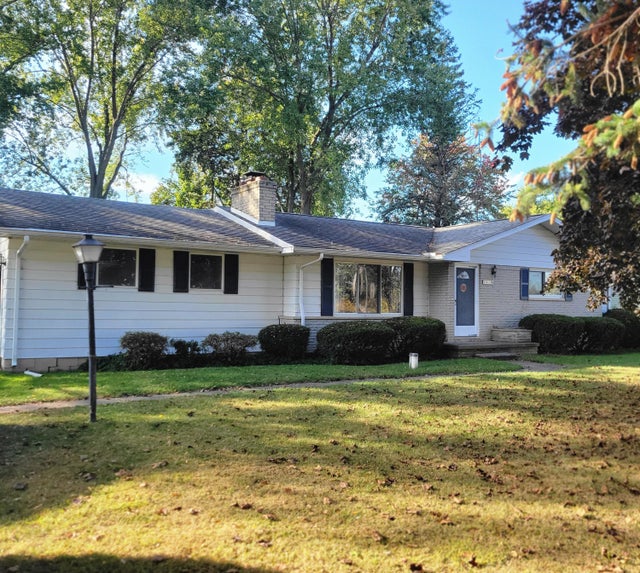 2479 N Long Lake Road, Fenton charter township