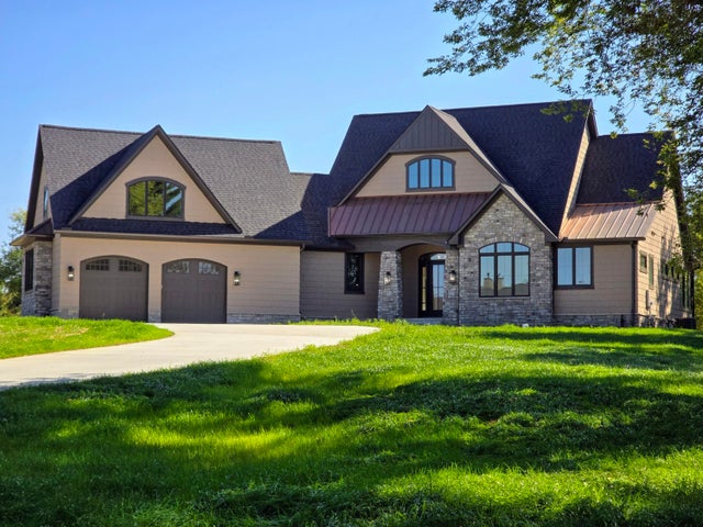 69166 Slating Lane, Bruce township