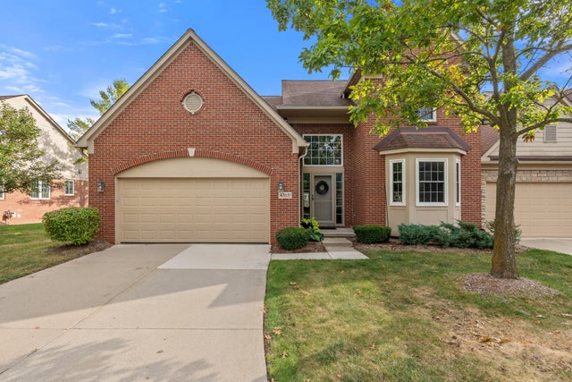 47631 N Scenic Circle Drive N, Canton charter township