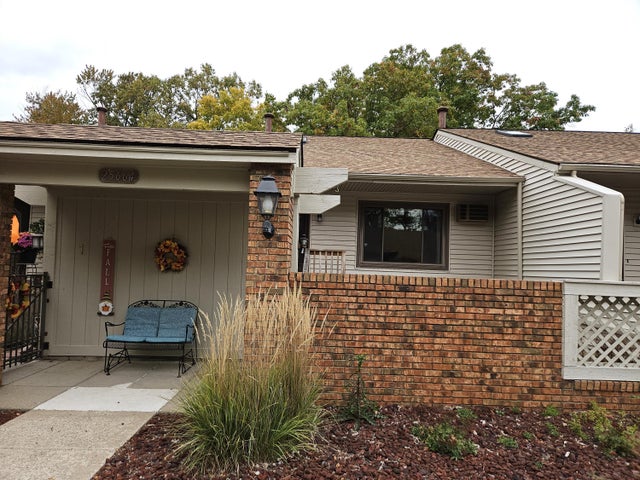 25664 Lexington Unit: 2, South Lyon city